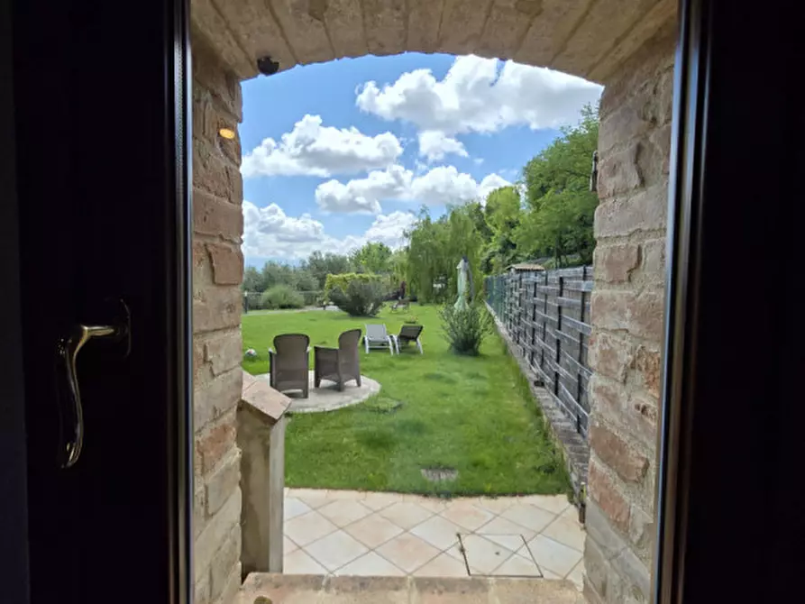 Immagine 17 di Rustico / casale in vendita  a Perugia