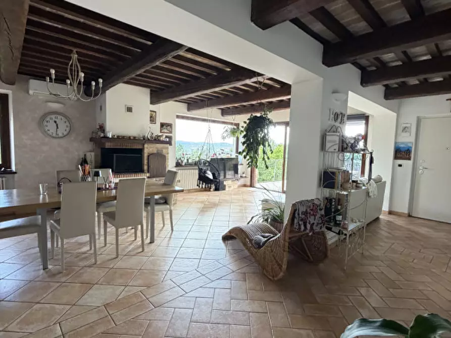 Immagine 26 di Rustico / casale in vendita  a Perugia