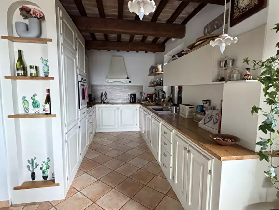 Immagine 32 di Rustico / casale in vendita  a Perugia