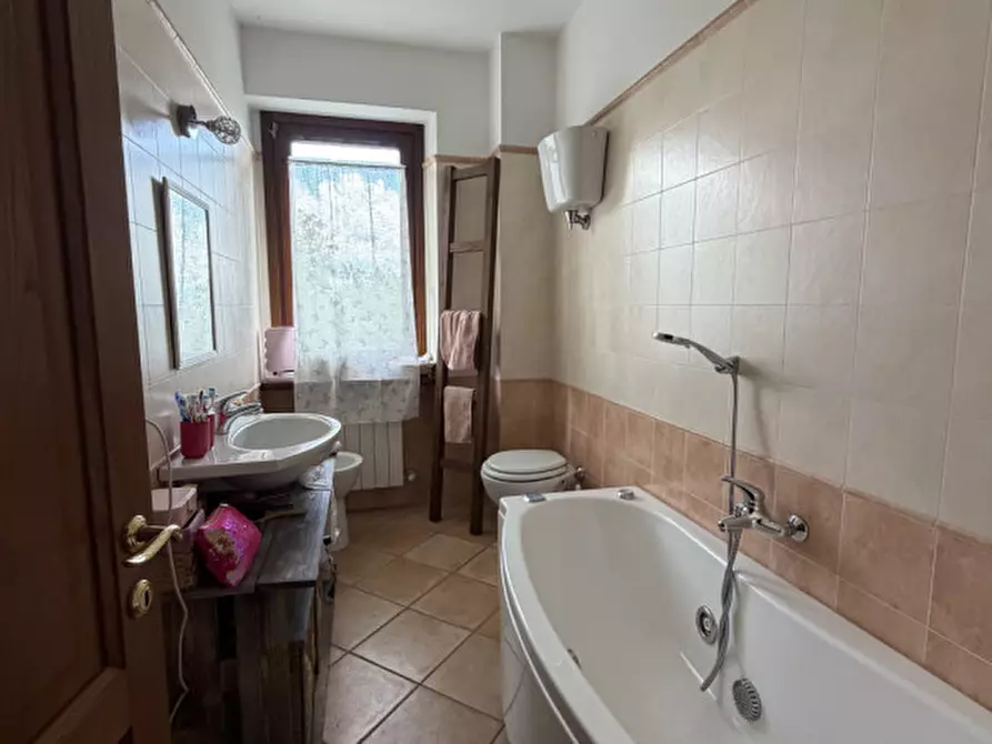 Immagine 42 di Rustico / casale in vendita  a Perugia