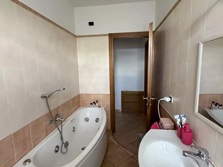 Immagine 43 di Rustico / casale in vendita  a Perugia