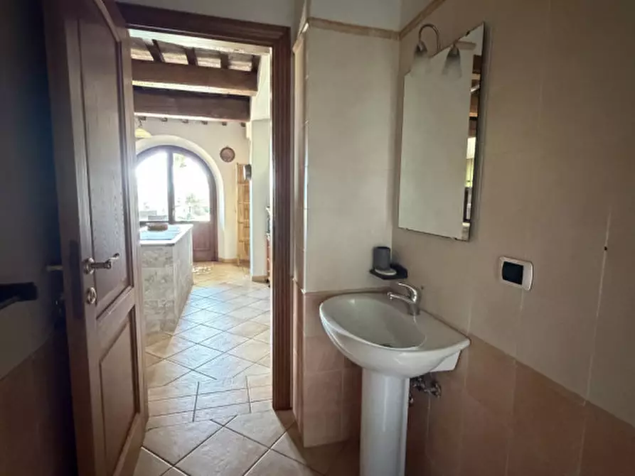 Immagine 54 di Rustico / casale in vendita  a Perugia