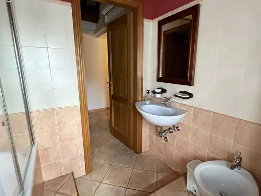 Immagine 68 di Rustico / casale in vendita  a Perugia