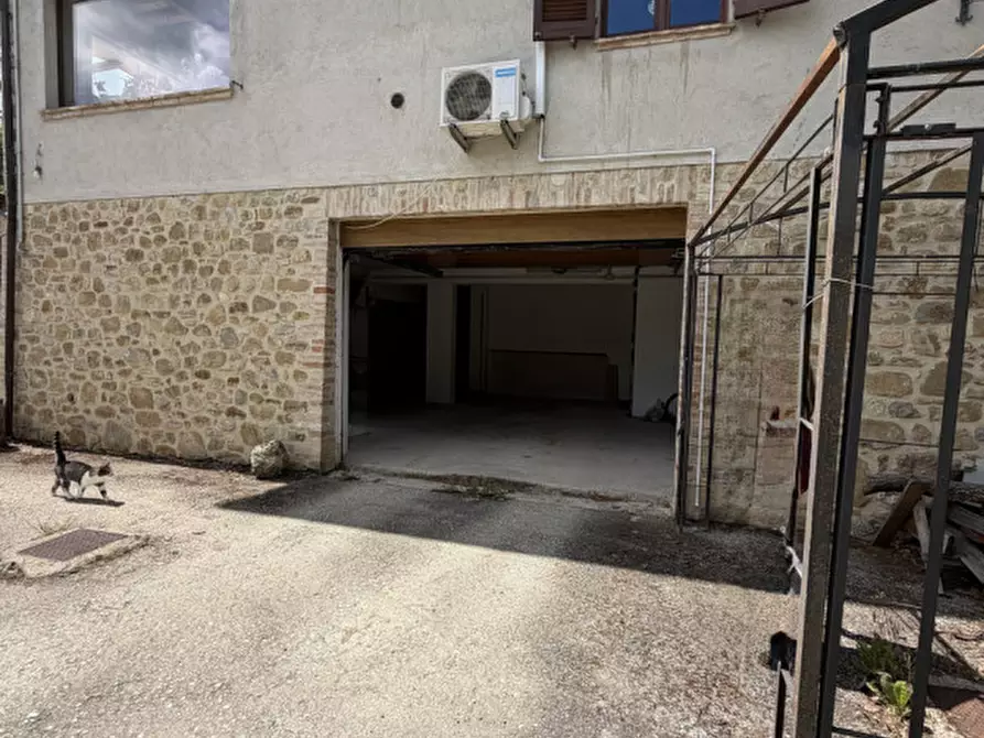Immagine 73 di Rustico / casale in vendita  a Perugia