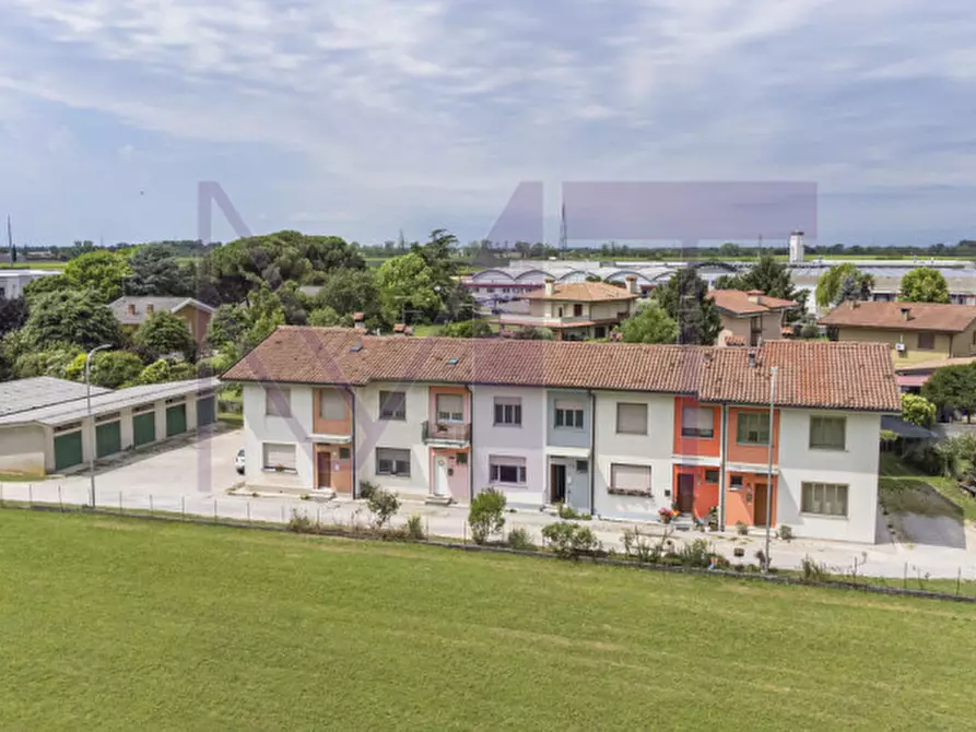 Immagine 1 di Villetta a schiera in vendita  in Via Antonio De Pollis a San Giovanni Al Natisone