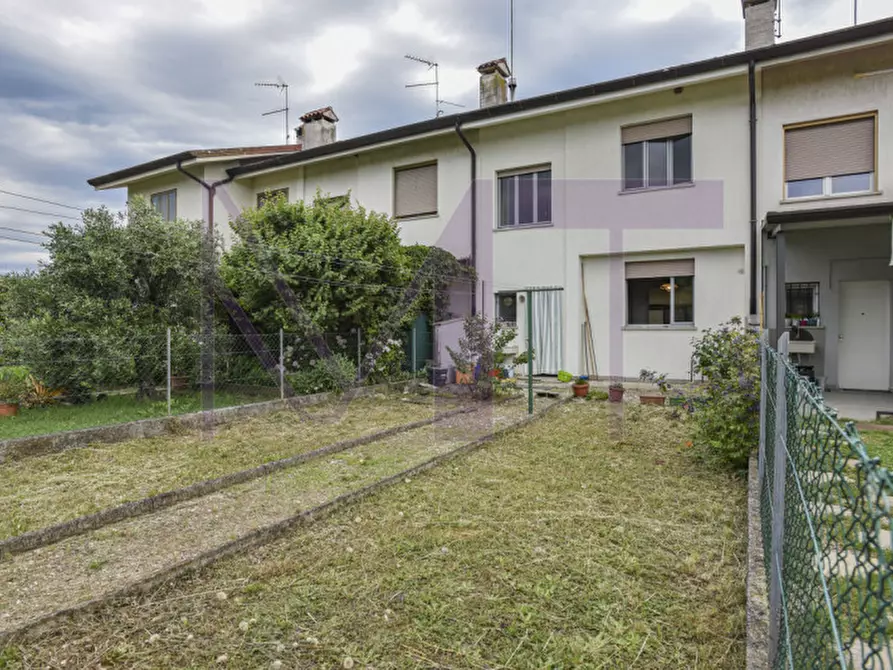 Immagine 11 di Villetta a schiera in vendita  in Via Antonio De Pollis a San Giovanni Al Natisone