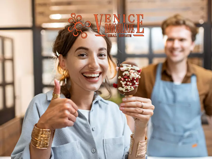 Immagine 1 di Attività commerciale in vendita  in Via Andrea Bafile 20 a Jesolo