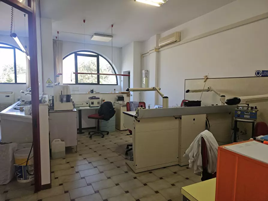 Immagine 1 di Laboratorio in vendita  in Via Zuccherificio a Este