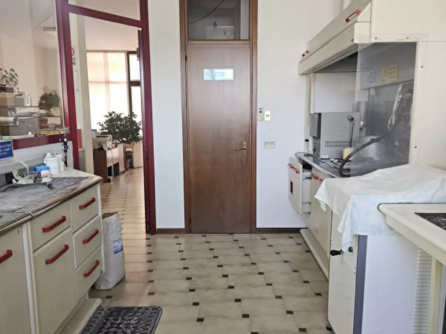 Immagine 12 di Laboratorio in vendita  in Via Zuccherificio a Este