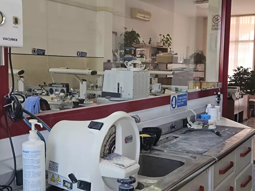 Immagine 15 di Laboratorio in vendita  in Via Zuccherificio a Este