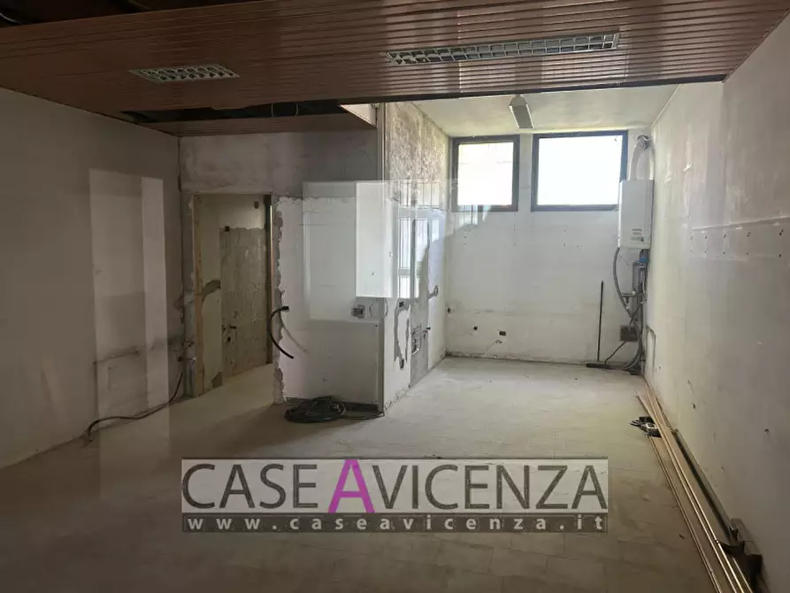 Immagine 4 di Negozio in vendita  in Via Roma a Grisignano Di Zocco