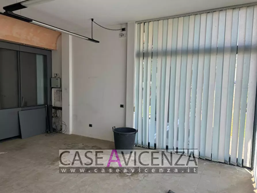 Immagine 6 di Negozio in vendita  in Via Roma a Grisignano Di Zocco