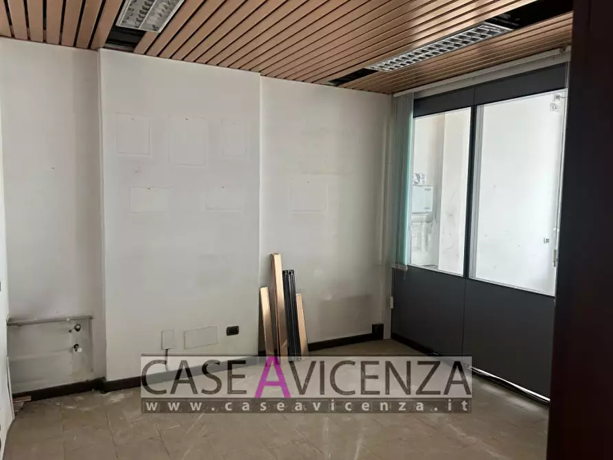 Immagine 9 di Negozio in vendita  in Via Roma a Grisignano Di Zocco