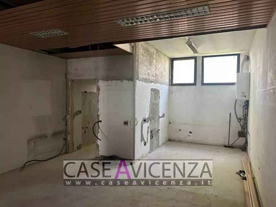 Immagine 12 di Negozio in vendita  in Via Roma a Grisignano Di Zocco