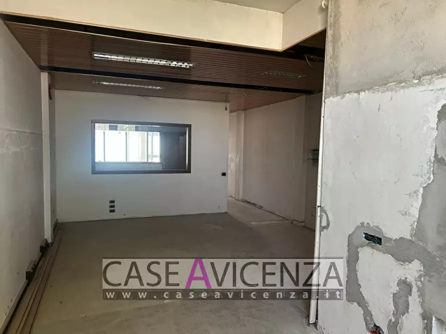 Immagine 13 di Negozio in vendita  in Via Roma a Grisignano Di Zocco