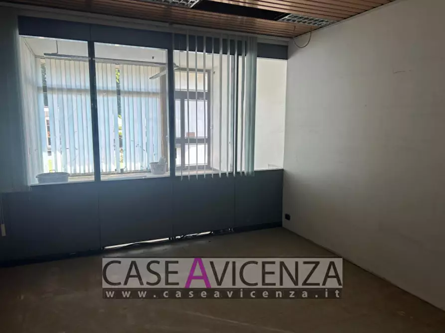 Immagine 17 di Negozio in vendita  in Via Roma a Grisignano Di Zocco