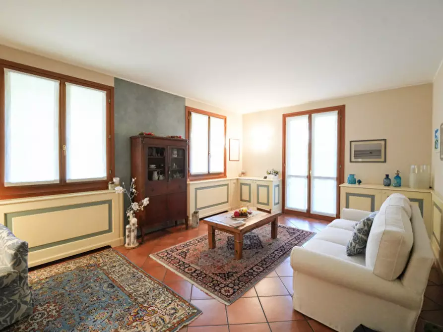 Immagine 6 di Villa in vendita  in Via Mazzini 77 a Biassono