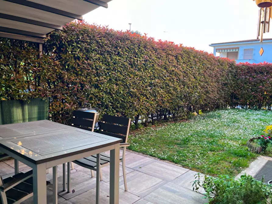 Immagine 13 di Villa in vendita  in Via Mazzini 77 a Biassono