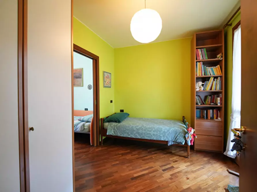 Immagine 19 di Villa in vendita  in Via Mazzini 77 a Biassono