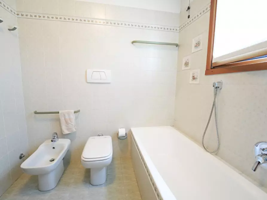 Immagine 26 di Villa in vendita  in Via Mazzini 77 a Biassono