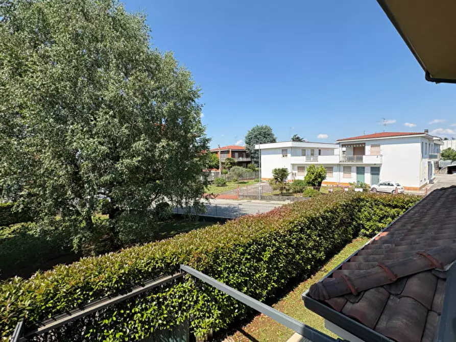 Immagine 31 di Villa in vendita  in Via Mazzini 77 a Biassono