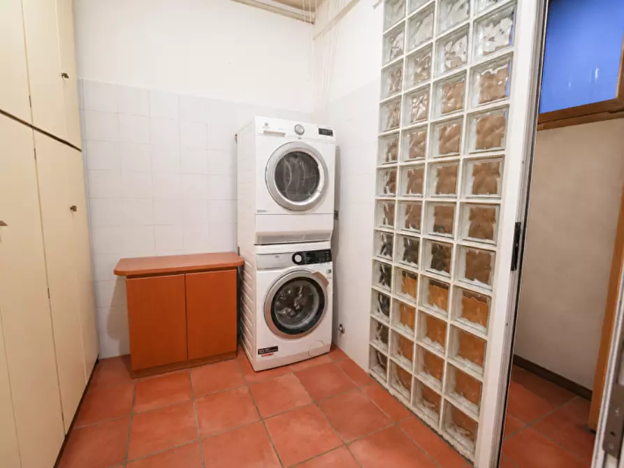 Immagine 35 di Villa in vendita  in Via Mazzini 77 a Biassono