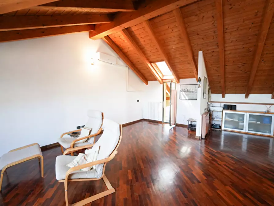 Immagine 37 di Villa in vendita  in Via Mazzini 77 a Biassono