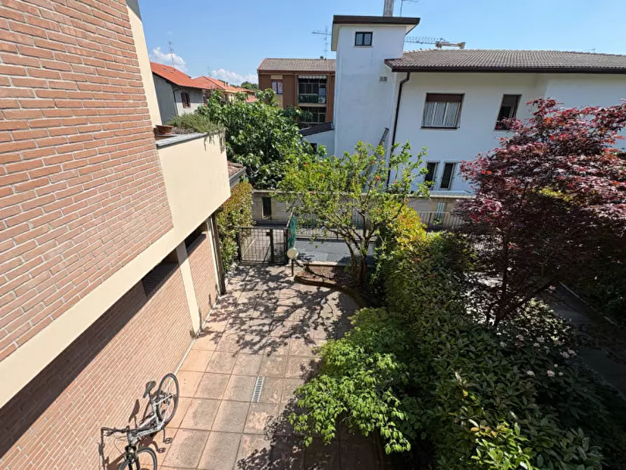 Immagine 53 di Villa in vendita  in Via Mazzini 77 a Biassono