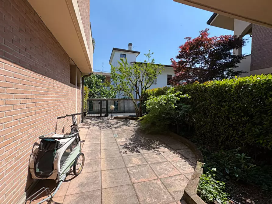 Immagine 56 di Villa in vendita  in Via Mazzini 77 a Biassono