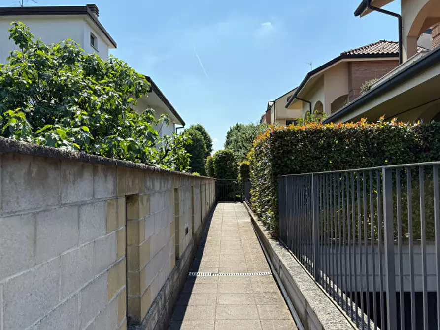 Immagine 59 di Villa in vendita  in Via Mazzini 77 a Biassono