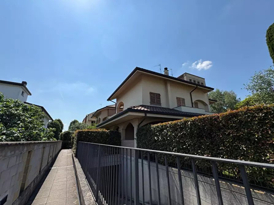 Immagine 60 di Villa in vendita  in Via Mazzini 77 a Biassono