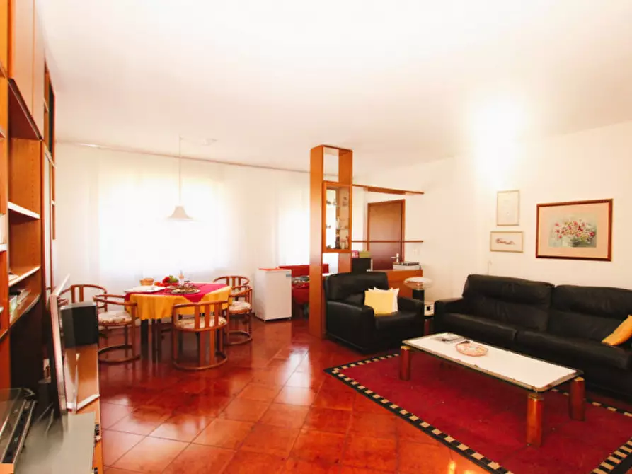 Immagine 1 di Appartamento in vendita  in Via Nazario Sauro - Nazario-Sauro-Straße a Laives .Leifers.