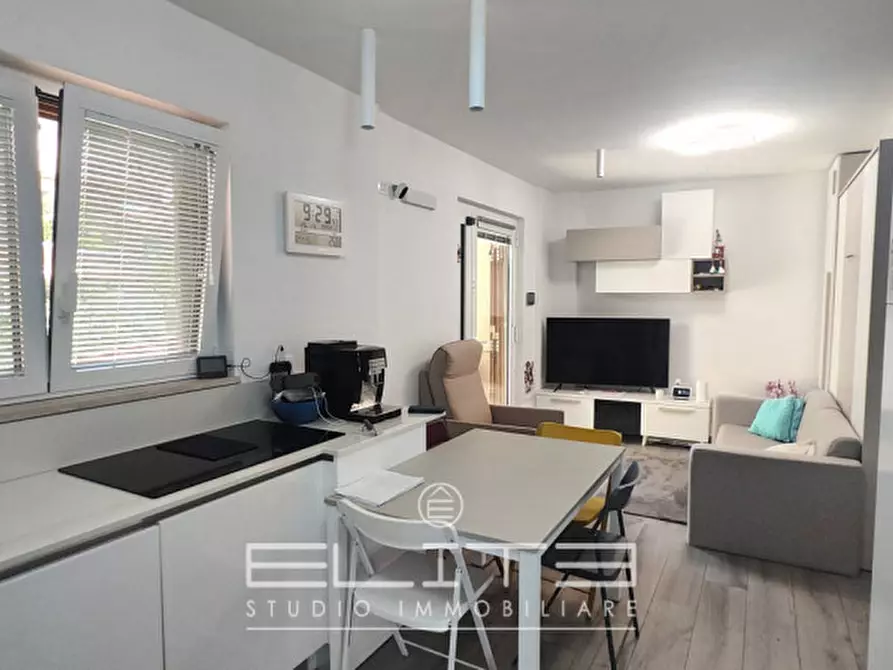 Immagine 5 di Appartamento in vendita  in VIA DEL CONERO a Numana