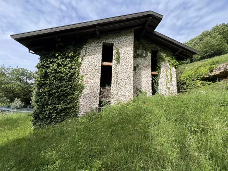 Immagine 2 di Casa bifamiliare in vendita  in via Pozze a Negrar di Valpolicella