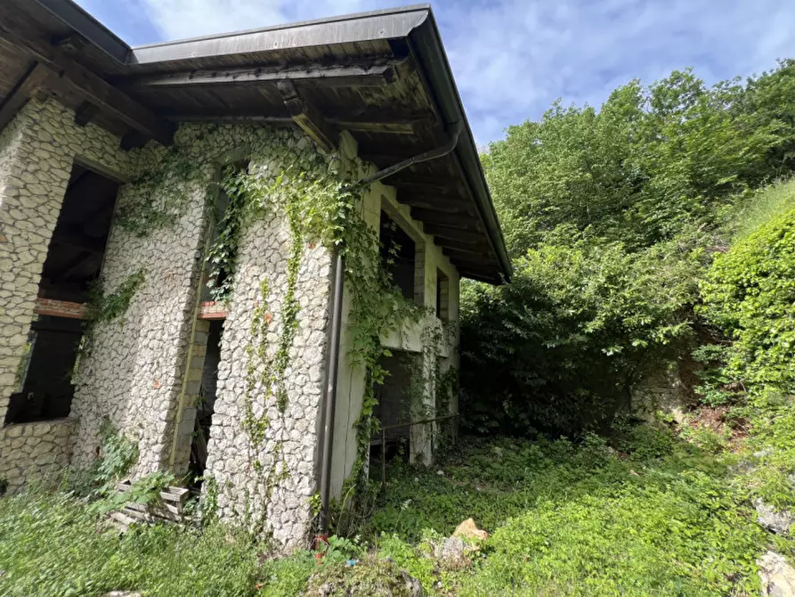 Immagine 13 di Casa bifamiliare in vendita  in via Pozze a Negrar di Valpolicella
