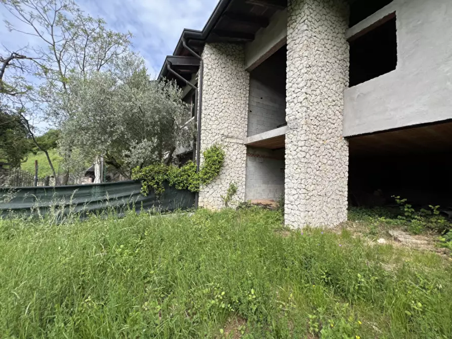 Immagine 16 di Casa bifamiliare in vendita  in via Pozze a Negrar di Valpolicella