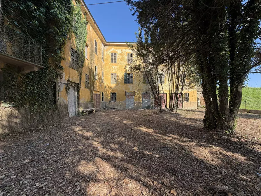 Immagine 1 di Villa in vendita  in Via Roma a Colorno