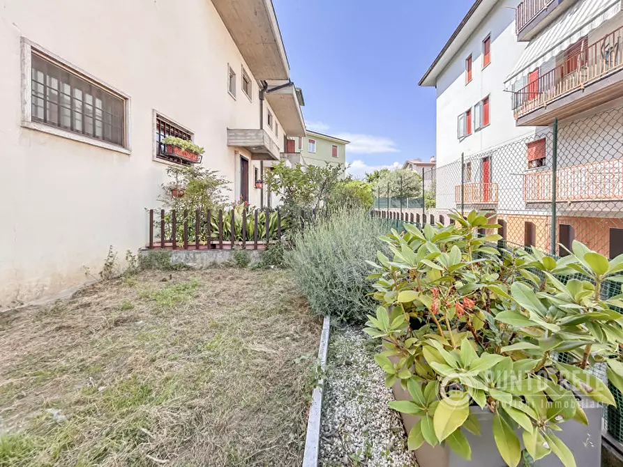 Immagine 39 di Villetta a schiera in vendita  in Via Lanaroli a Verona