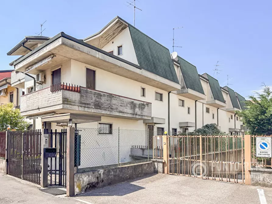 Immagine 41 di Villetta a schiera in vendita  in Via Lanaroli a Verona