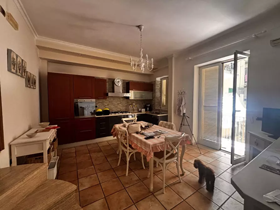 Immagine 1 di Appartamento in vendita  in via del nuoto n°2 a Torre Del Greco