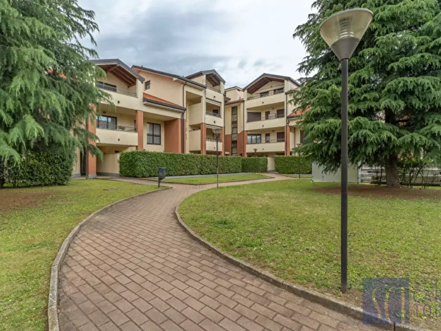 Immagine 2 di Appartamento in vendita  in VIA LUIGI ZERBI, 19 a Cerro Maggiore
