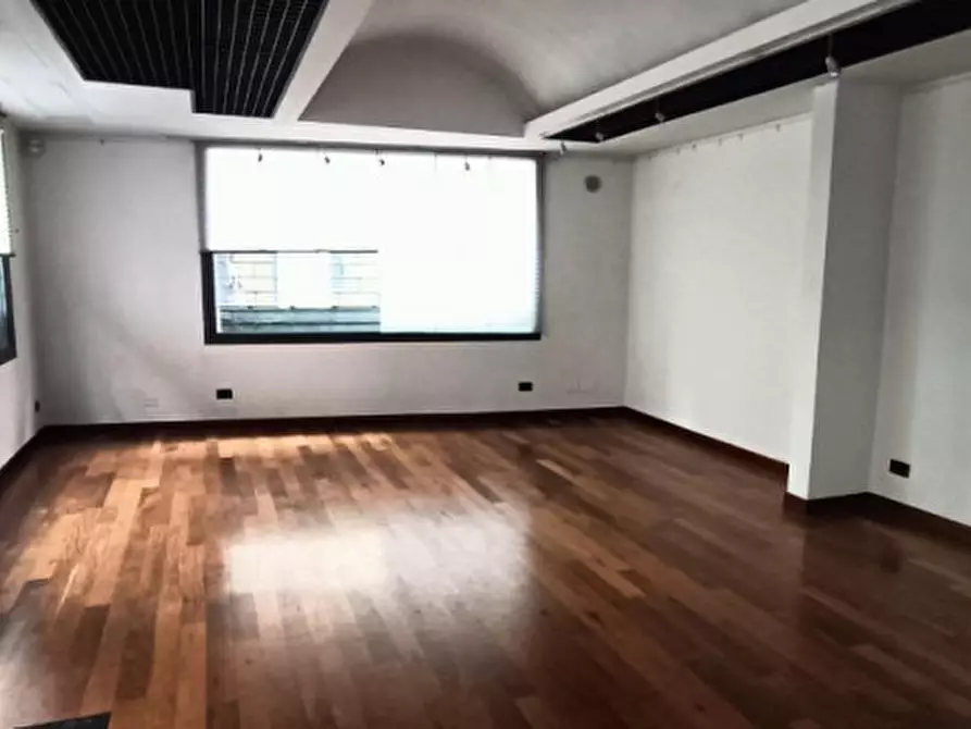 Immagine 5 di Negozio in vendita  in Via San Martino e Solferino a Padova