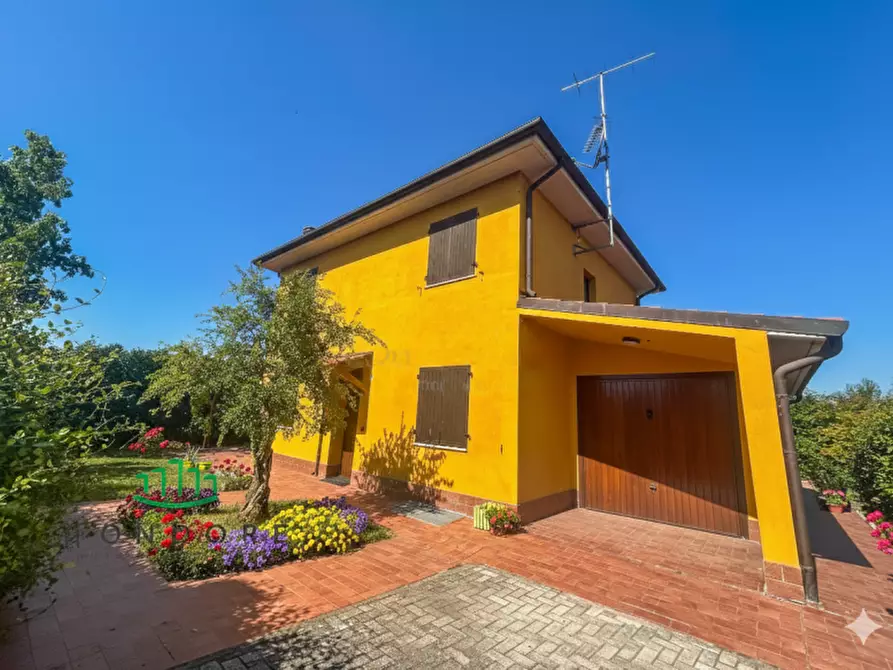 Immagine 3 di Villa in vendita  in via russo 13 a San Lazzaro Di Savena