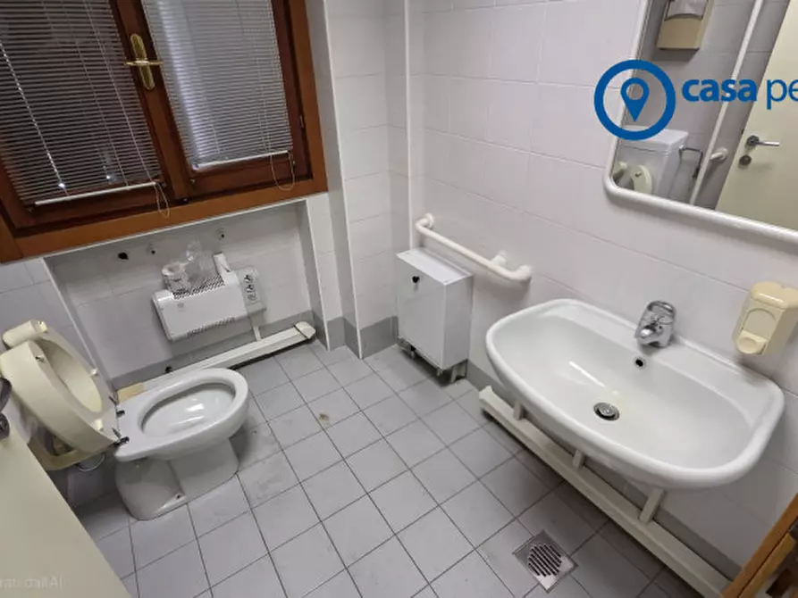 Immagine 8 di Ufficio in vendita  in Via Angeli a Rovigo