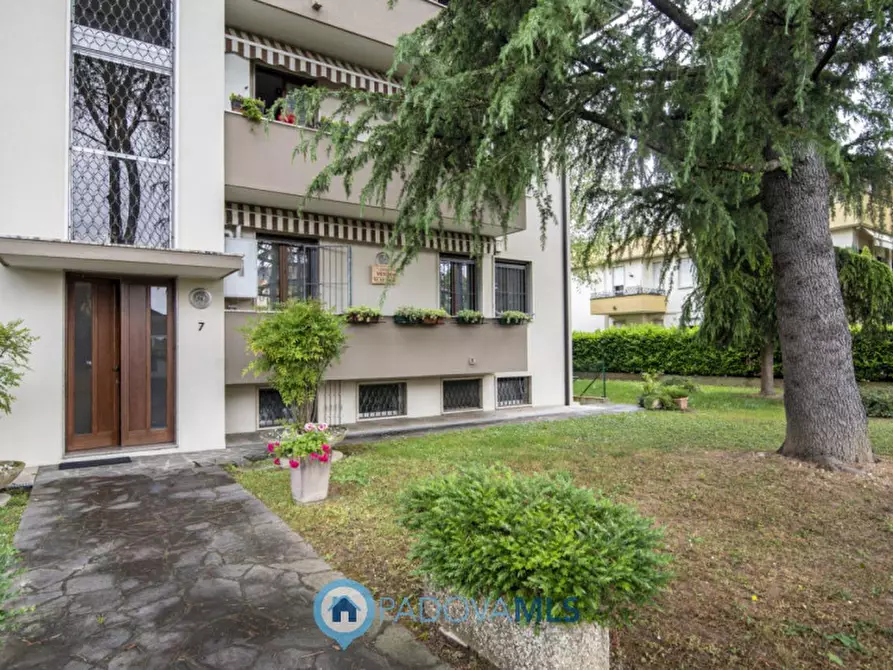 Immagine 18 di Appartamento in vendita  in Via Giovanni Battista Moroni a Abano Terme