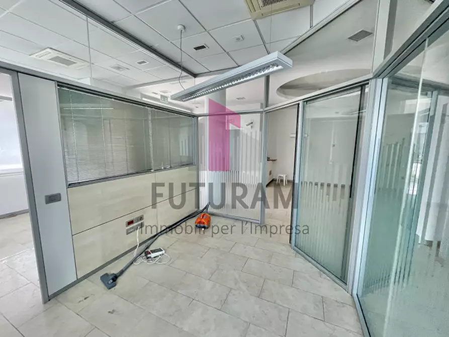 Immagine 13 di Ufficio in affitto  a Vicenza