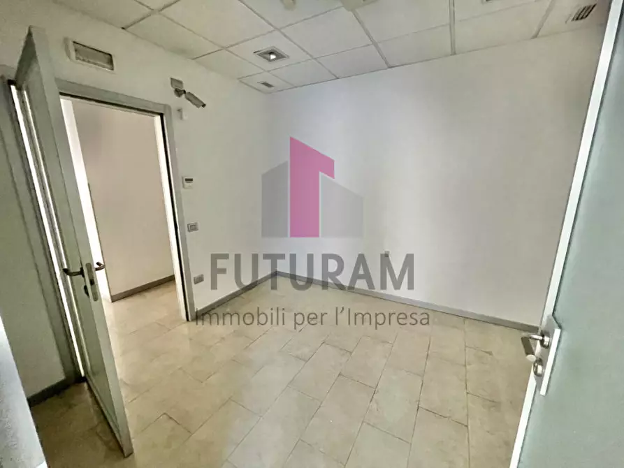 Immagine 21 di Ufficio in affitto  a Vicenza