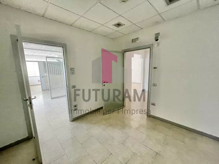 Immagine 23 di Ufficio in affitto  a Vicenza