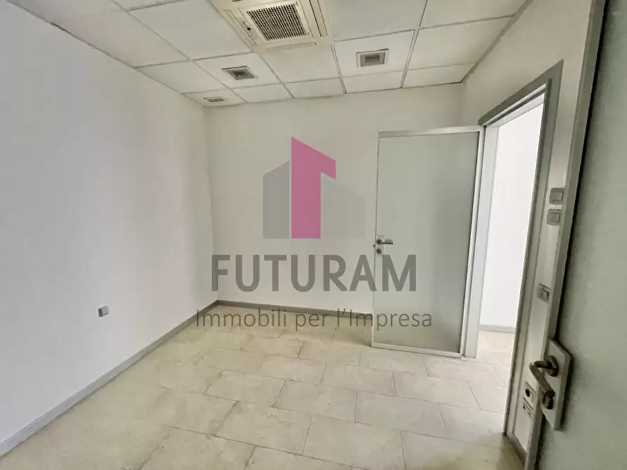 Immagine 25 di Ufficio in affitto  a Vicenza