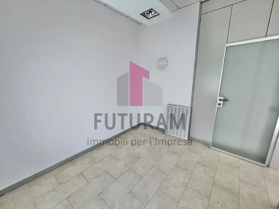 Immagine 28 di Ufficio in affitto  a Vicenza